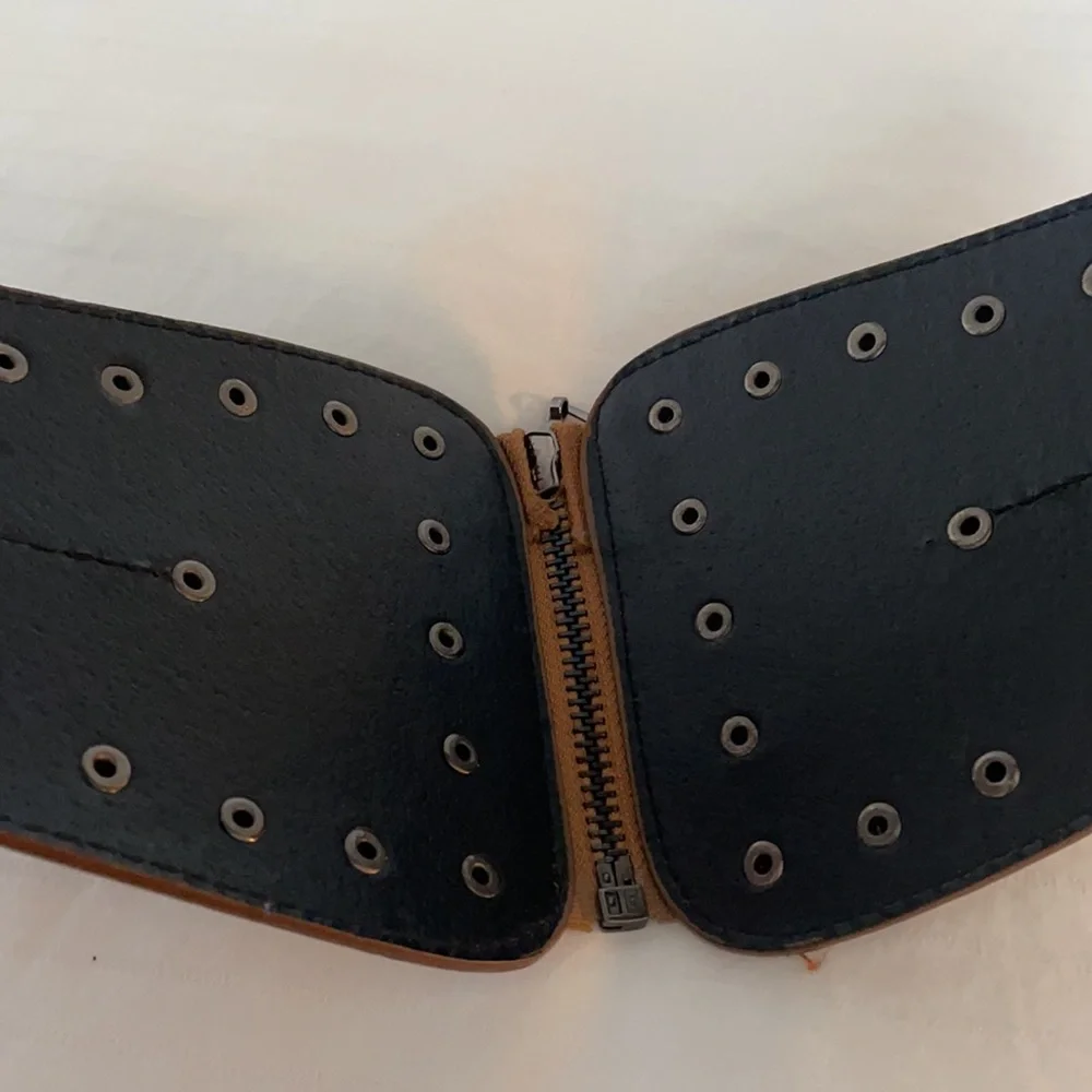 Belt - Picture 3 of 5